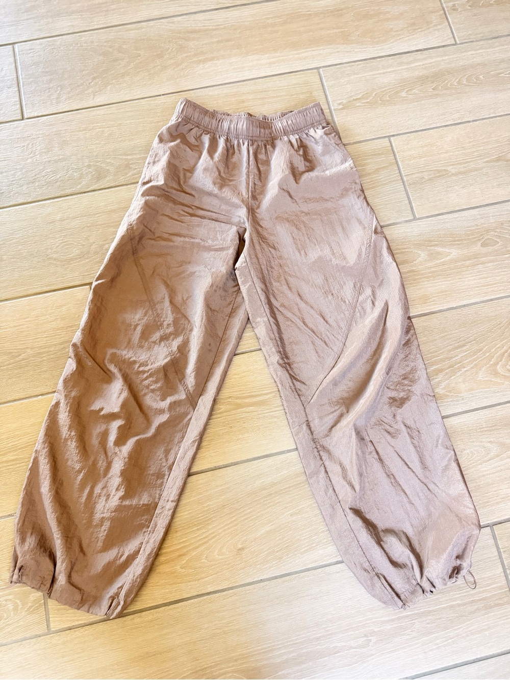 Women’s Athleta jogger style track pants Elastic Waist - Brown